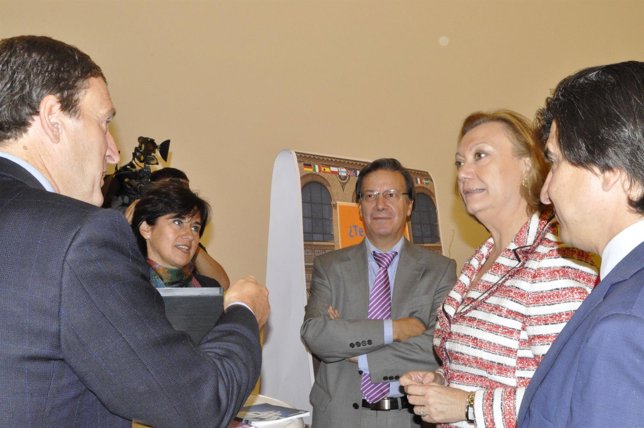 Luisa Fernanda Rudi ha asistido a la jornada de AREX. 