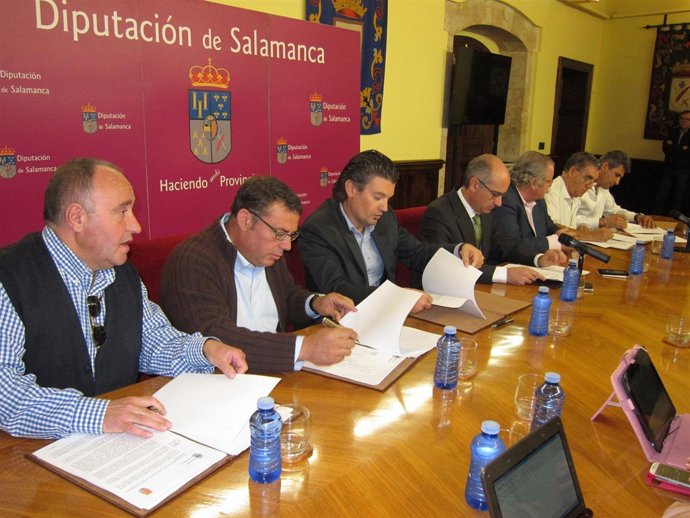 Firma de la entrega del sistema de depuración de 'Las Villas'