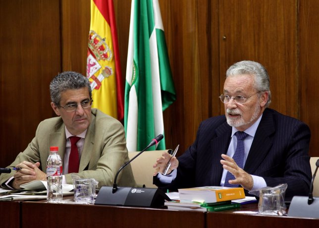 Jesús Maeztu presenta en comisión el informe del Defensor del Menor