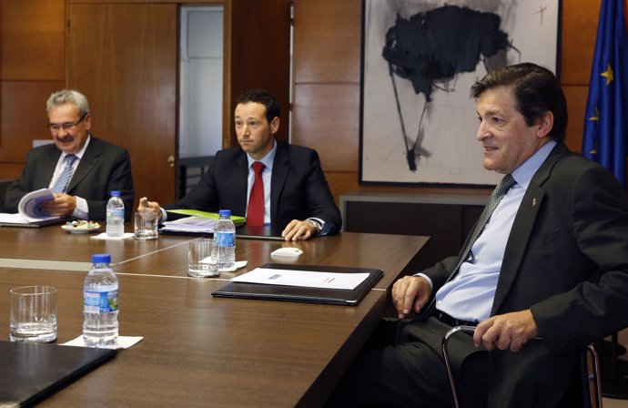 Javier Fernández, Guillermo Martínez y Graciano Torre en Consejo de Gobierno