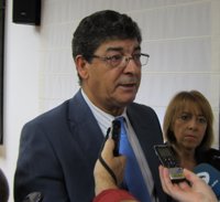 Valderas aboga por que la Junta pase a una "ofensiva" en materia legislativa con "la ley de banca pública a la cabeza"