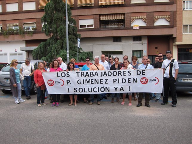 Los trabajadores de Pérez Giménez concentrados este miércoles ante el Juzgado
