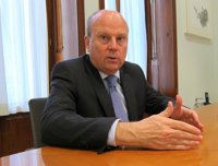 Buch atribuye la subida al fin de la campaña turística y destaca que hay 49.000 empleados más que hace un año