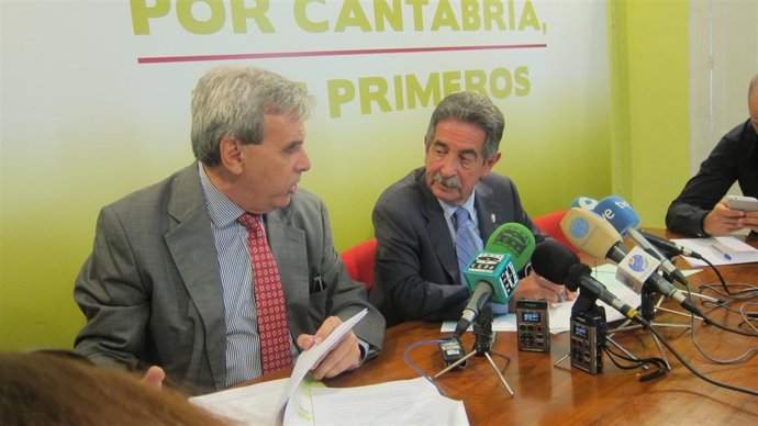 Revilla y De la Sierra en rueda de prensa