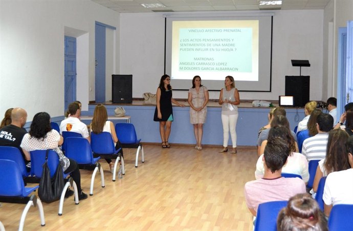 Escuela de madres y padres