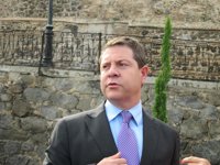 Page pide incluir en las listas a "los 80.000 castellano-manchegos que han emigrado para buscarse la vida"