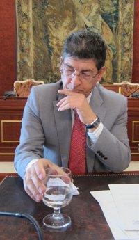 Valderas reclama "más inversión pública" del Estado para afrontar el desempleo en Andalucía