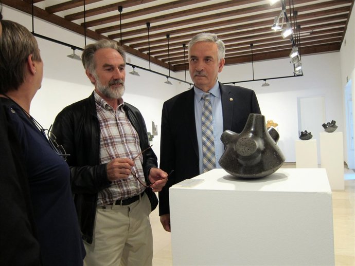 Zambrano y Domínguez en la presentaciónd e 'Escultura y territorio'