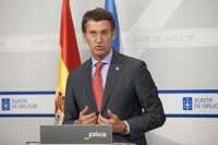 Feijóo rechaza "tibiezas" y ve "injustificable" no condenar "actos fascistas" como el de Baralla