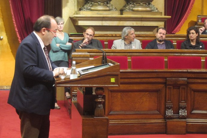 Miquel Iceta en el pleno del Parlament. PSC