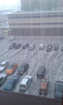 Calle inundada en Granada capital