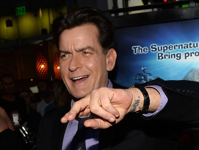 Arrives for the premiere of Dimension Films
