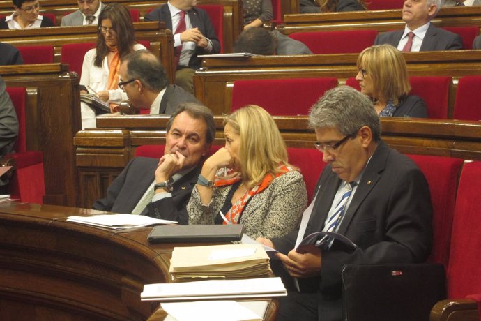 Pleno en el Parlament Mas, Ortega y Homs
