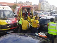 El bebé de 6 meses arrollado ayer por una furgoneta en Las Tablas sigue muy grave en el hospital