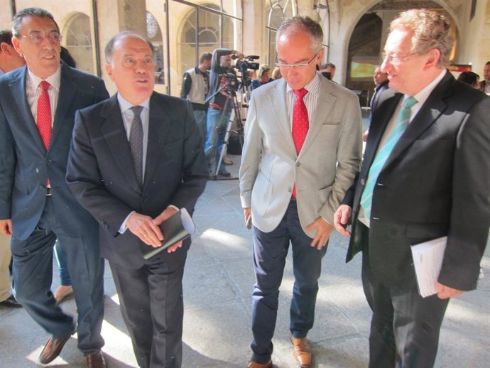 El consejero Tomás Villanueva