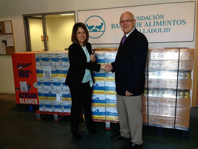 Entrega de los alimentos de Mercadona