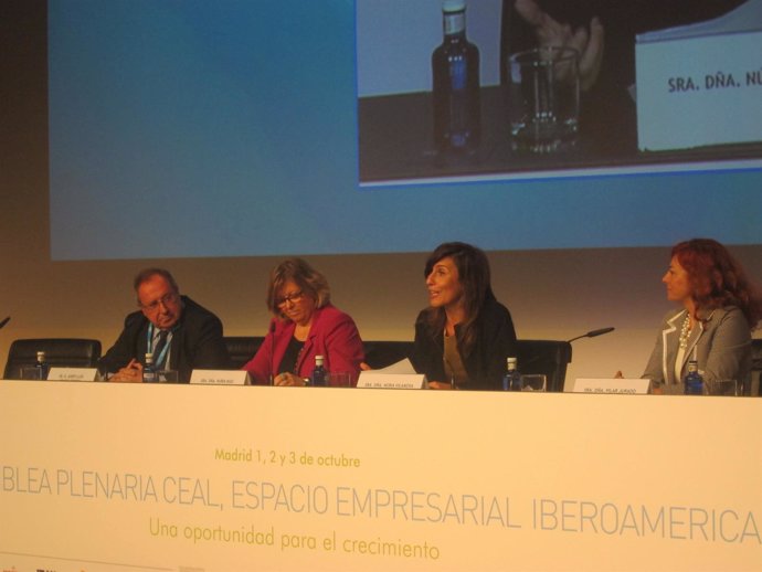 Ferrer (Freixenet), Basi (Armand Basi) y Pilar Jurado en el XXV Asamblea de CEAL