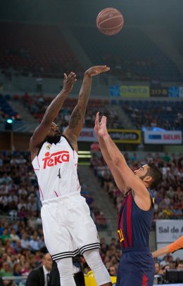 KC Rivers y Juan Carlos Navarro en el Real Madrid - FC Barcelona