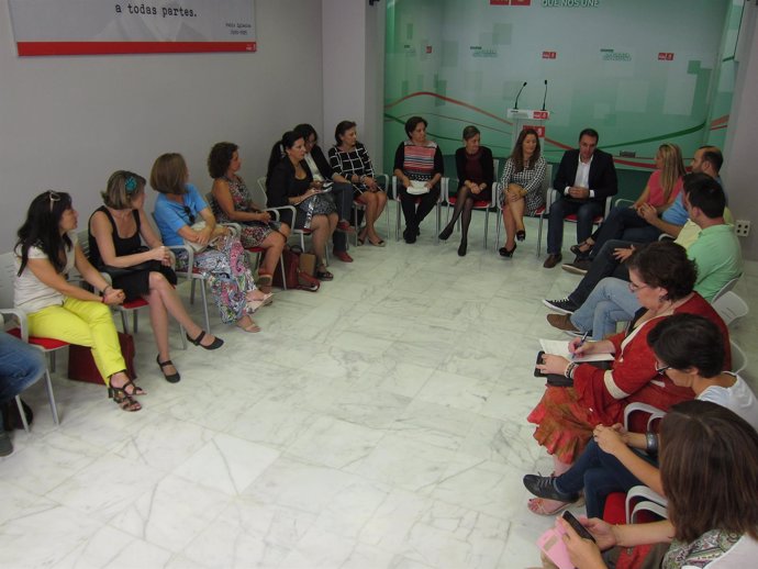 Encuentro del PSOE con mujeres y jóvenes empresarios