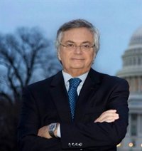 Moisés Naím: "Hoy, el poder es más fácil de obtener, más difícil de usar y más fácil de perder"