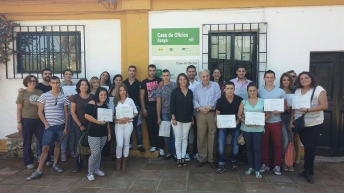 Ambrosio (centro) con los alumnos