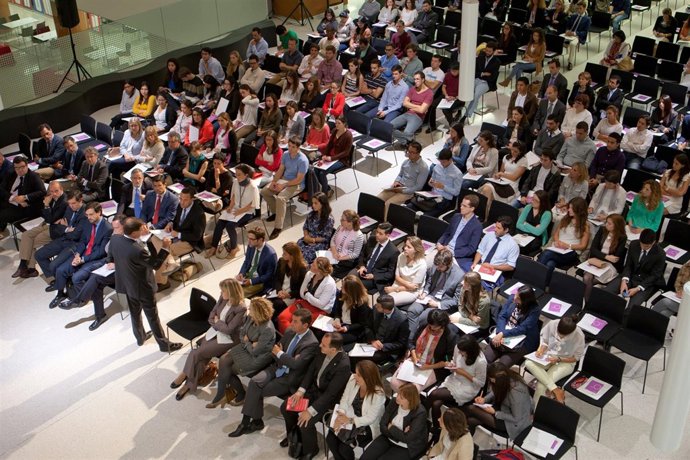 Acto de bienvenida en la Universidad de Navarra  a los alumnos de máster