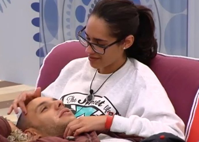 Gran hermano 15 omar besa a lucia