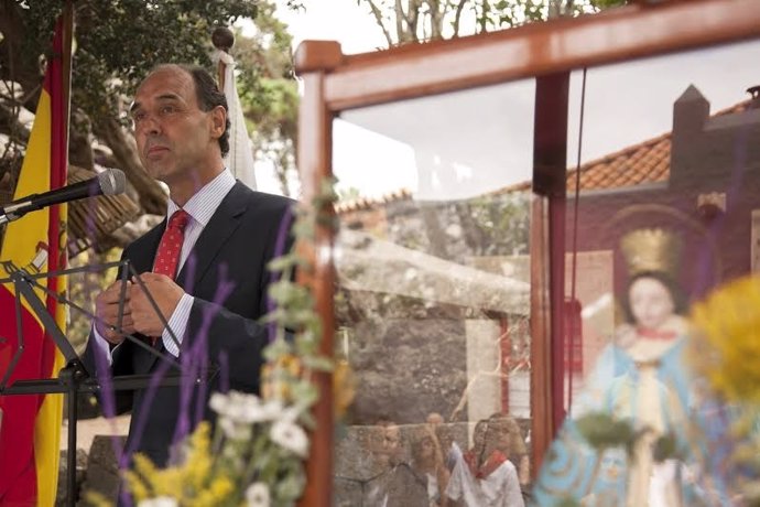 El presidente de Cantabria en la festividad de la Bien Aparecida en Canarias