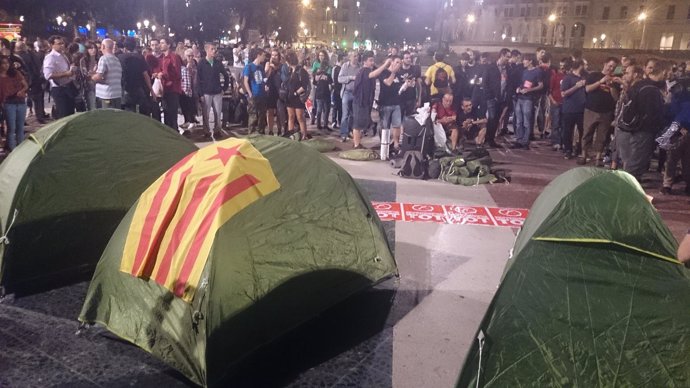 Acampada 9N en plaza Catalunya de Barcelona
