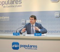 Fernández Mañueco cree que, con la victoria de Tudanca, Óscar López "seguirá mandando" en el PSCyL