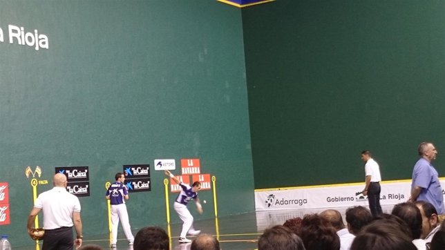 Titín III en su último partido como profesional de la pelota