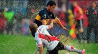 River y Boca empatan 1-1 bajo una torrencial lluvia