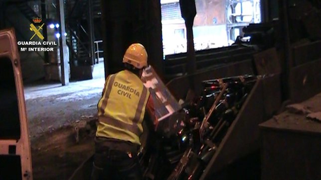 Imagen de un momento de la destrucción de armas