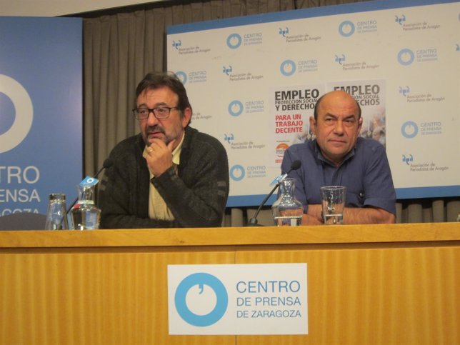 Los secretarios generales de CCOO y UGT en Aragón, Julián Buey y Daniel Alastuey