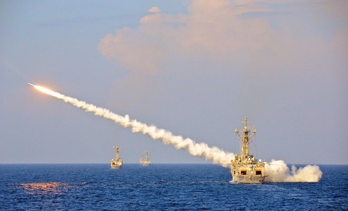 Ejercicio con misiles antiaéreos en el Golfo de Cádiz