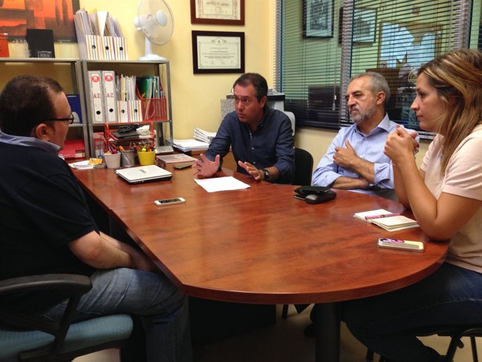 Reunión del colectivo con Juan Espadas.