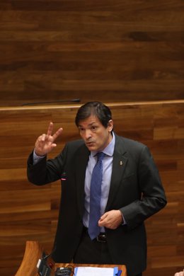 El presidente del Principado de Asturias, Javier Fernández, durante el Pleno