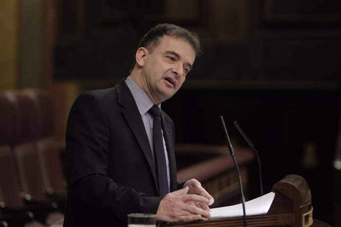 Alfred Bosch, portavoz de Esquerra, en la tribuna del hemiciclo