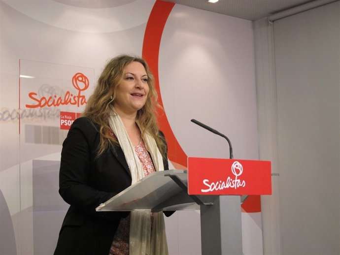 La diputada del PSOE, Emilia Fernández, habla sobre cultura