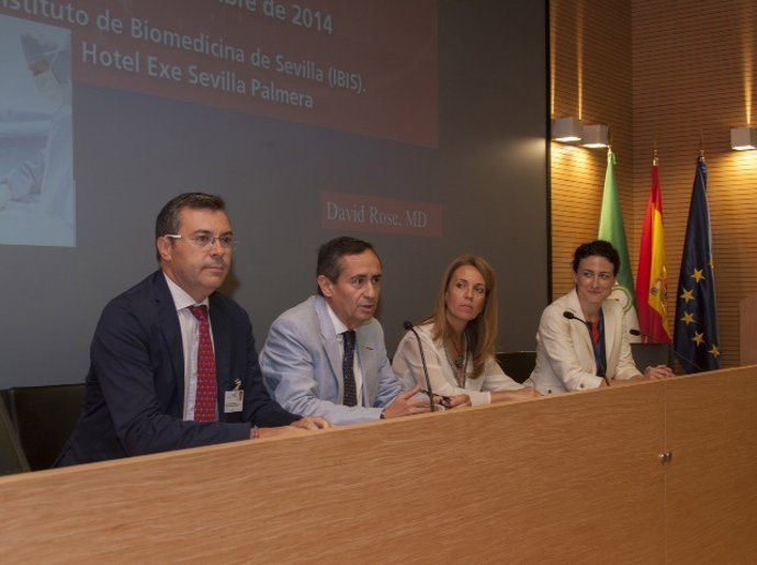 El Virgen del Rocío consolida cirugía que repara válvulas del corazón  