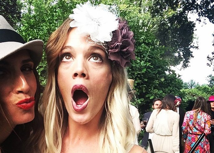 Bárbara Muñoz y su bodorrio con sus compis de Hospital Central 