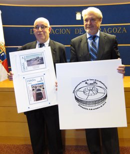Arruego y Larqué han presentado el matasellos y los sellos conmemorativos