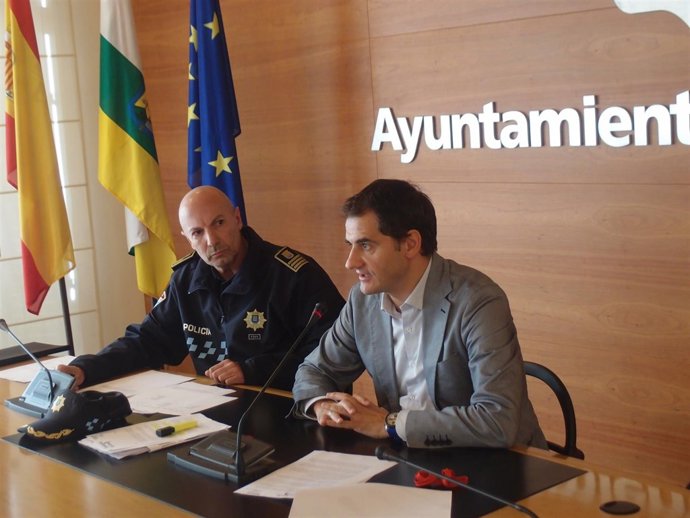 El comisario jefe y el concejal de Interior  