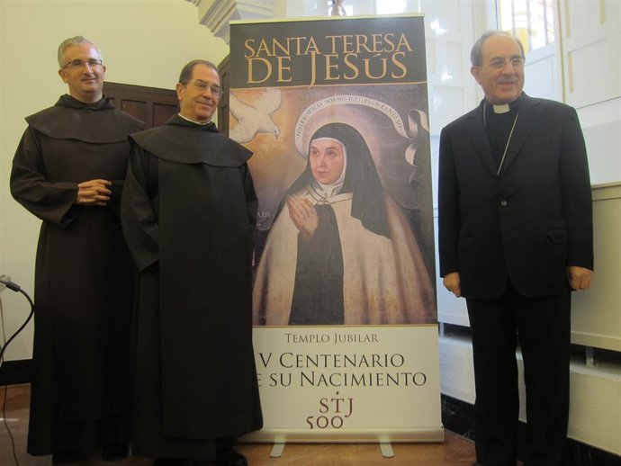 De izquierda a derecha, Juan Dobado, Francisco Javier Jaén y Juan José Asenjo