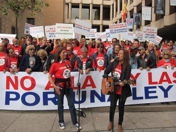 Concentración de músicos contra la Ley Lasalle