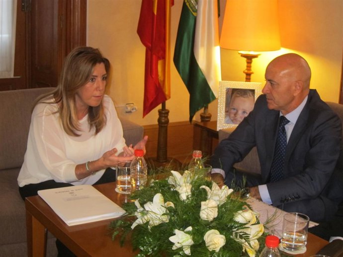 La presidenta de la Junta, Susana Díaz, y el presidente Cámara Comercio Almería