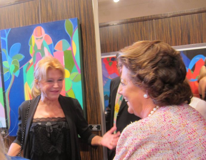 Baronesa Thyssen y Rita Barberá en una exposición