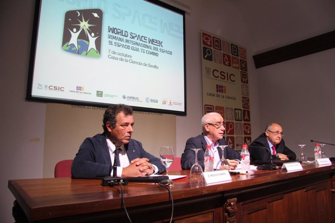 Luciano Alonso presenta la Semana Mundial del Espacio en Andalucía