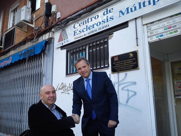 Carmona en el Centro de Esclerosis Múltiple