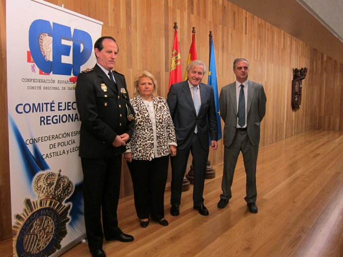 María de los Ángeles Pedraza en la jornada sobre terrorismo en Salamanca